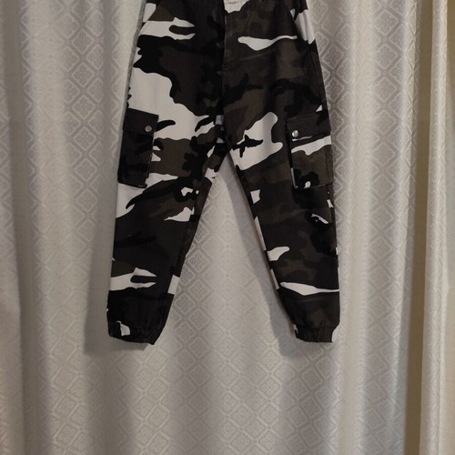 Military pants like new, size medium, multicolor