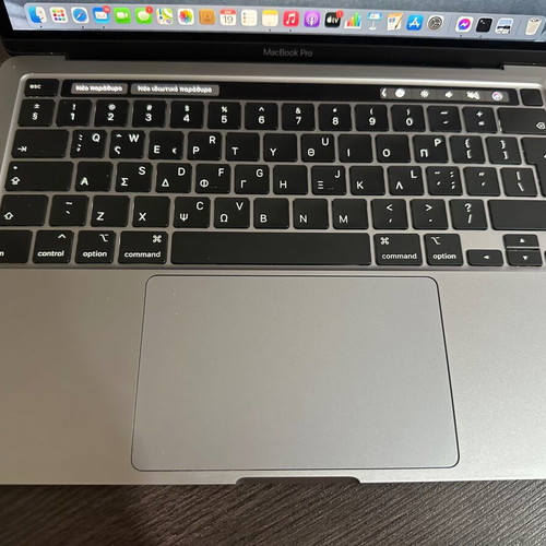 MacBook Pro 13 like new, 512GB, 13.3 inch with backpack and laptop stand