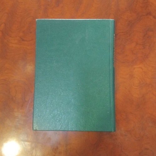 Paterna Listikos Kapitalismos book used in excellent condition