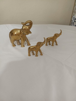 Solid brass elephant figurines