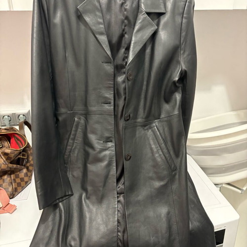 Leather trench coat size M like new, black
