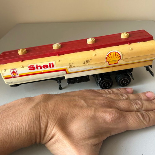Hot Wheels tanker used, made in Italy, metal base, plastic