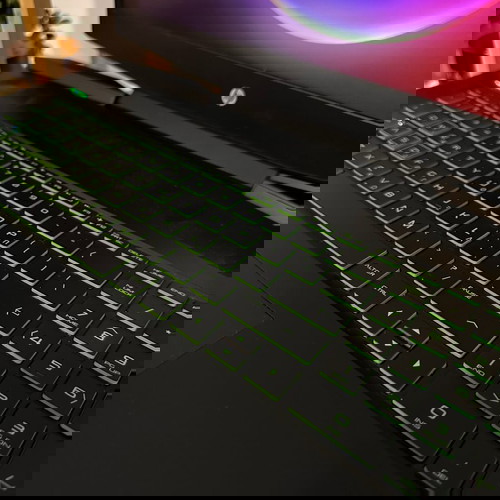 HP Pavilion Gaming 17 като нов с Intel Core i7, 32GB RAM, 512GB SSD