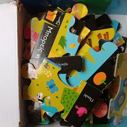 Psychogios children's puzzle and booklet The Farm used