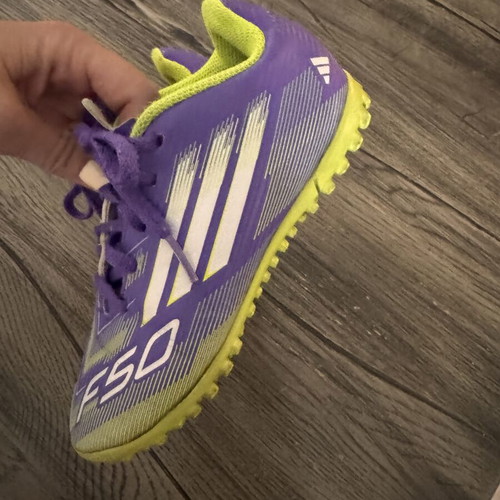 Adidas children's football shoes size 30 used, purple and yellow