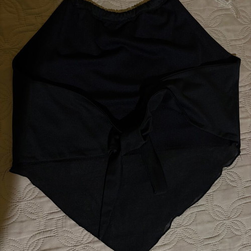 Blouse with triangular hem and back tie like new, one size, black