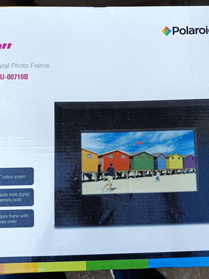 Polaroid 7" digital photo frame new