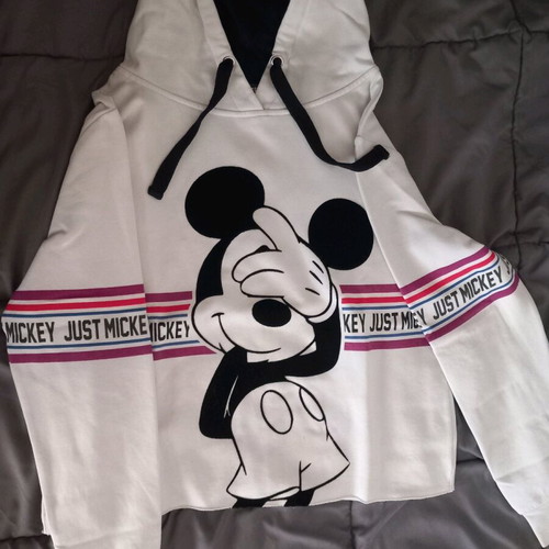 Disney sweatshirt like new, comfortable and warm casual wear