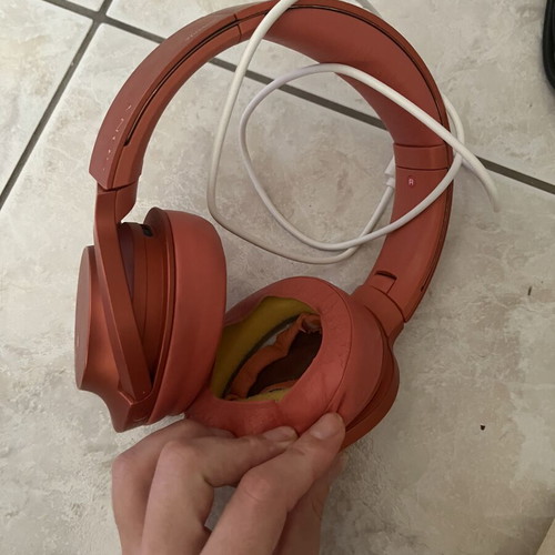 Sony headphones wireless used with noise cancelling