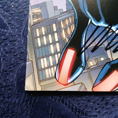 Amazing Spider-man #650 like new with signature, Marvel Comics 2010