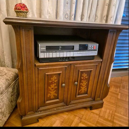 Solid wood decorative table used with cabinet
