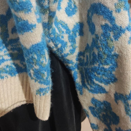 Primark women's sweater like new, size S-M, blue and green
