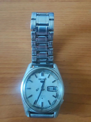 Seiko automatic watch used, functional with light oxidation