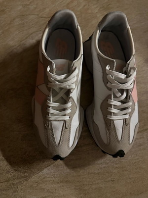 New Balance αθλητικά παπούτσια σαν καινούργια, μέγεθος 38, άσπρο ροζ