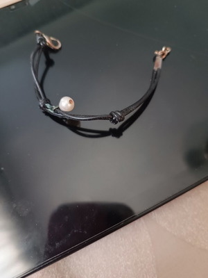 Bracelet with pearl like new, black