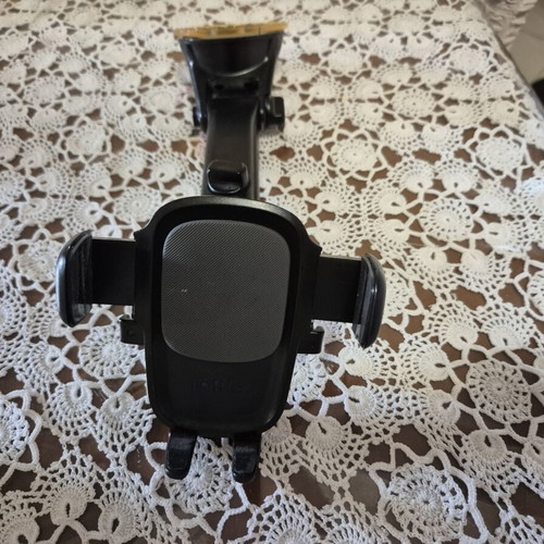 Iottie One Touch 4 car phone holder used, suction cup damaged