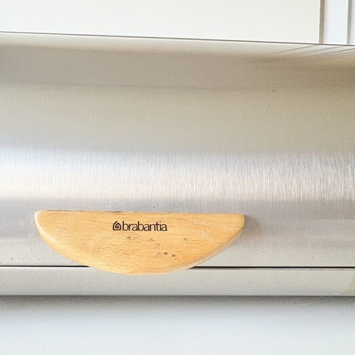 Brabantia bread box like new, dimensions 46x26 cm