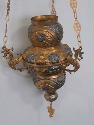 Large brass religious lamp like new, size 27 cm