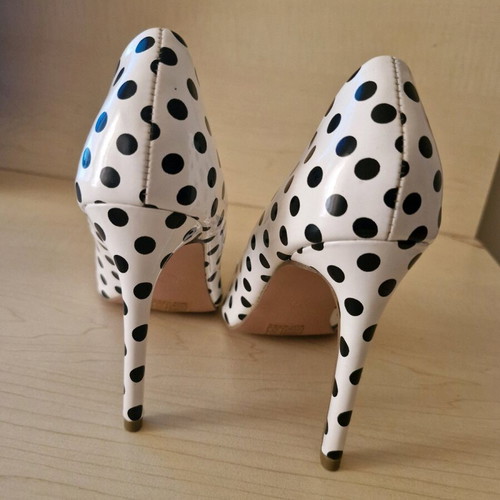 Patent leather polka dot pumps new, size 37, 10 cm heel