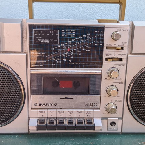 SANYO M9815K 4-Band Stereo Boombox used vintage