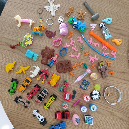 Small toys pack of 60+ like new, ideal for pinatas