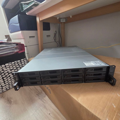Synology RackStation RS3621xs+ NAS device like new, 8GB RAM