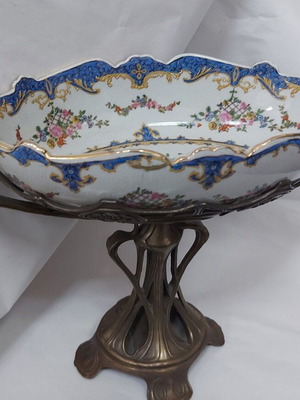 Oval central piece vintage new, porcelain with bronze handles