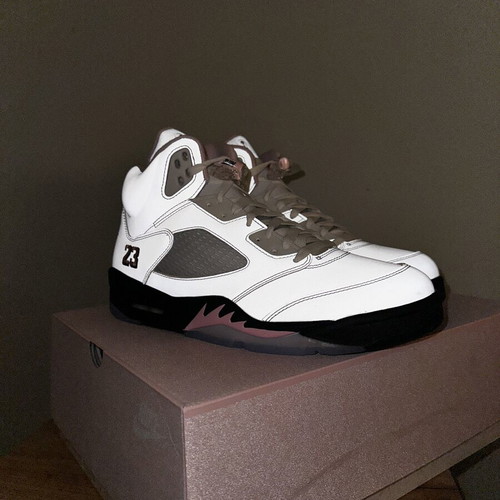 Air Jordan 5 Retro OG White Medium Soft Pink sneakers size 10.5 US new
