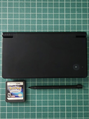 Nintendo DSi black console like new with stylus and Pokémon Diamond USA