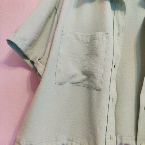 Crop top shirt women's like new, mint color, size L