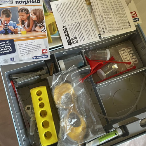 Human Body educational toy used with Chemistry and Magic School sets