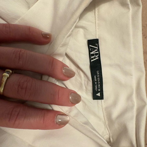 Crop shirt white with open back Zara like new