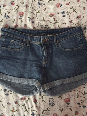 Denim shorts H&M μέγεθος 38/40 σαν καινούργιο, χαμηλή μέση