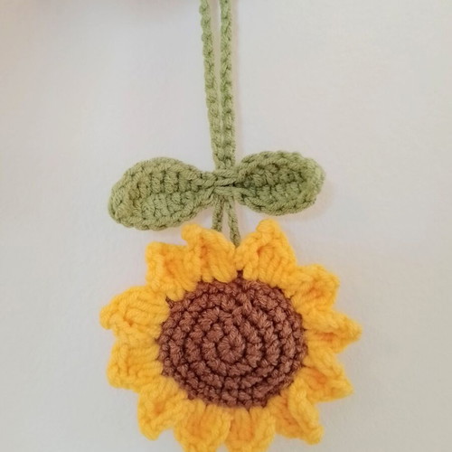 Crochet sunflower keychain 13.5 cm new, brown and yellow