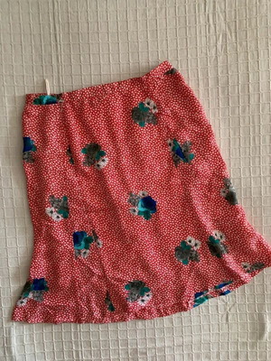 Skirt XL used, white and red, waist dimensions shown