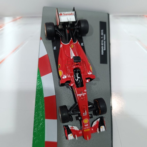 Ferrari SF15-T 2015 Sebastian Vettel #5 diecast model 1:43