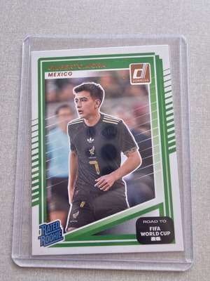 Gilberto Mora Rookie Card new