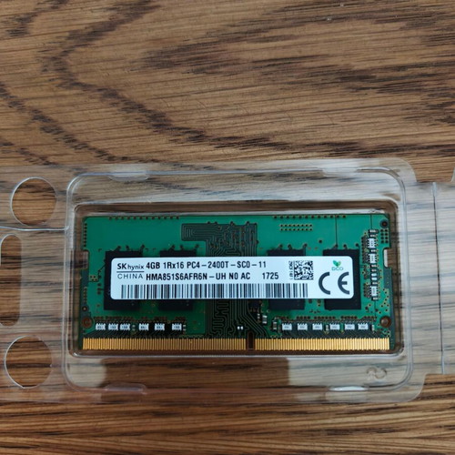 SK hynix DDR4 4GB 2400MHz RAM module
