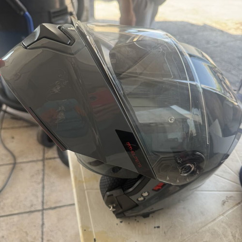 MT Helmets Motorcycle Helmet like new with sun visor mechanism