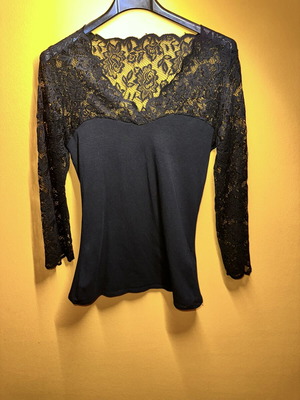 Blouse with 3/4 Sleeve Lace Black like new