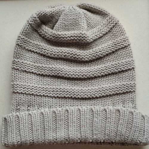 Stamion knitted hat used, ecru acrylic, one size