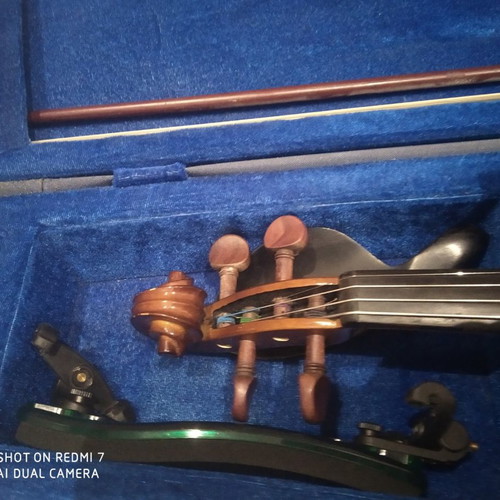 Stentor violin 1/2 used with case and bow