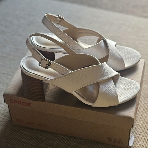Sprox white leather sandals size 40 used with 6 cm heel