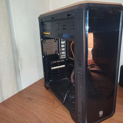 Fazn case with 550W power supply and 320GB hard drive like new