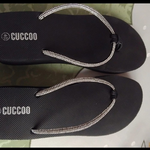 Cuccoo Platform Flip Flops like new, size 40, black and silver
