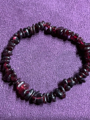 Garnet elastic bracelet with authentic precious stone