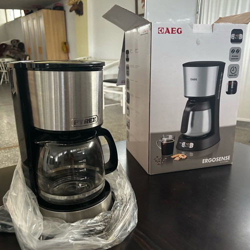 Coffee maker Pyrex like new with box