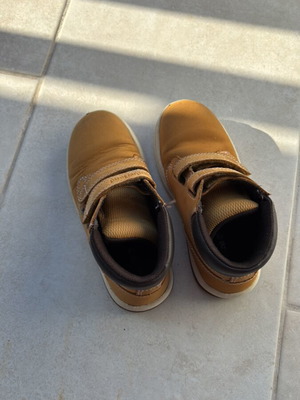 Timberland kids shoes No30 used, yellow boots