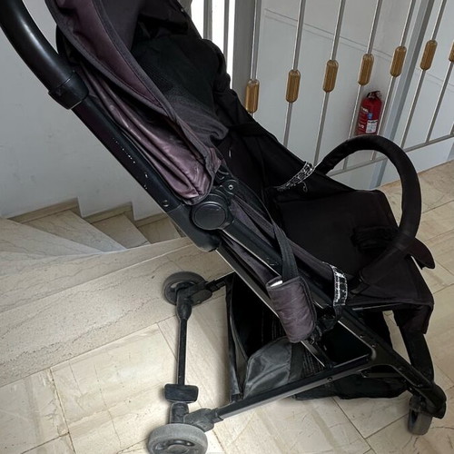 Baby stroller used, lightweight and easy for travel up to 15 kg