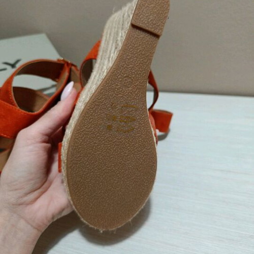 Only orange platform shoes new, size 38